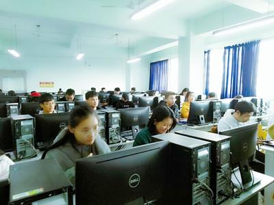 電信學院舉行“Web前端開發”校企合作實訓課開班儀式